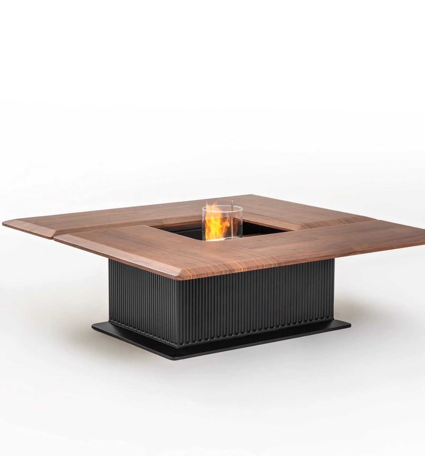 Event Couchtisch mit verstecktem Kamin-Detail