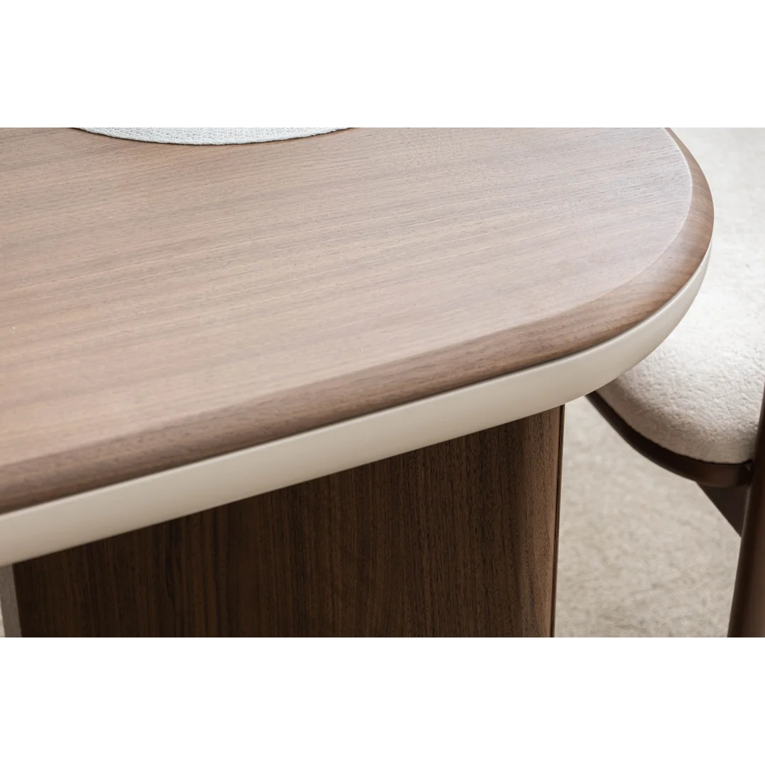 Aura Esstisch & Stühle